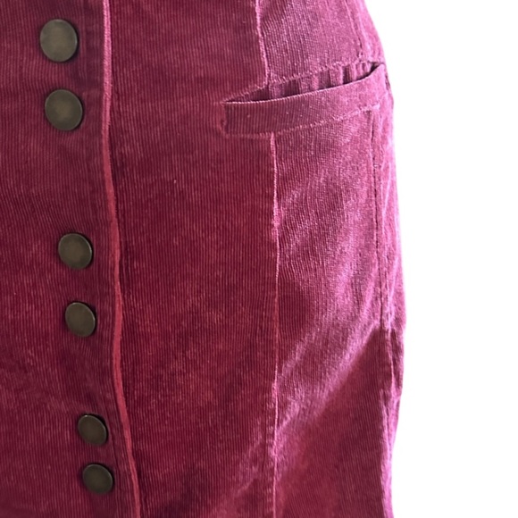 Lulus Moxie Wine Red Corduroy Skirt Size Medium With Snap fron - Picture 7 of 11